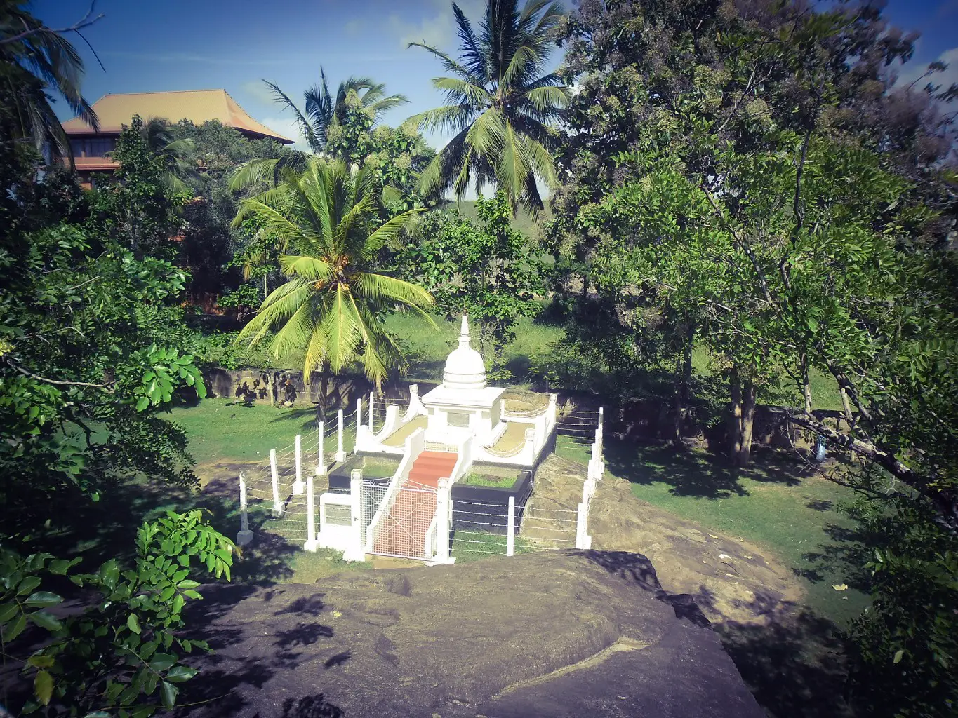 Isurumuniya-Temple-12