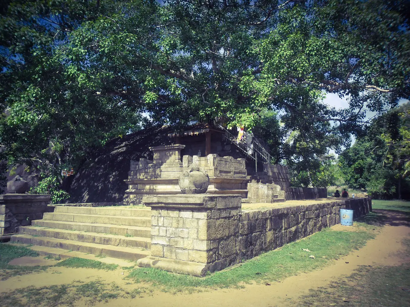 Isurumuniya-Temple-6