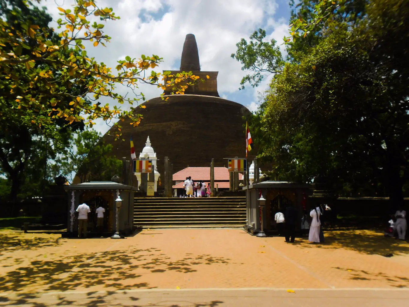 Abhayagiri-Stupa-3