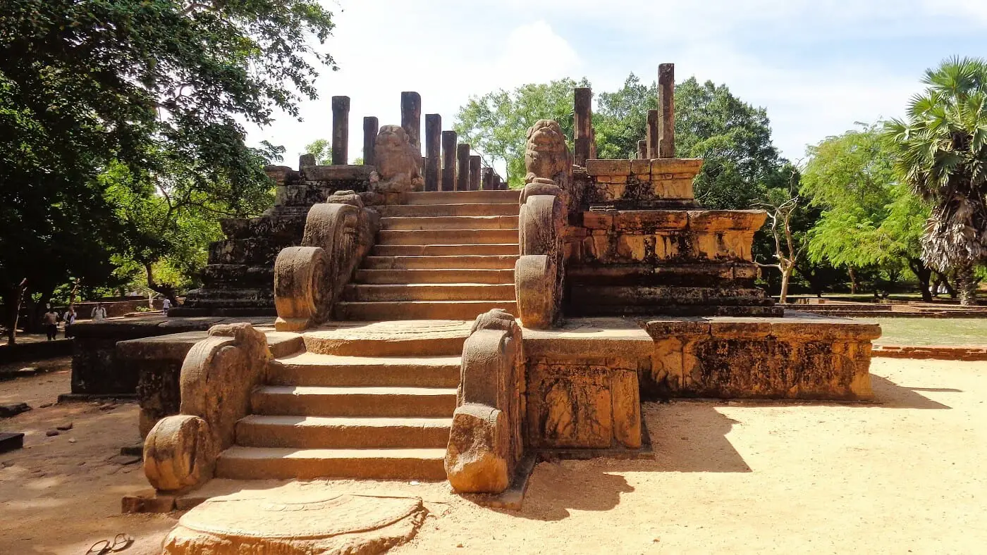 Council-Chamber-Polonnarwa-Kingdom-8