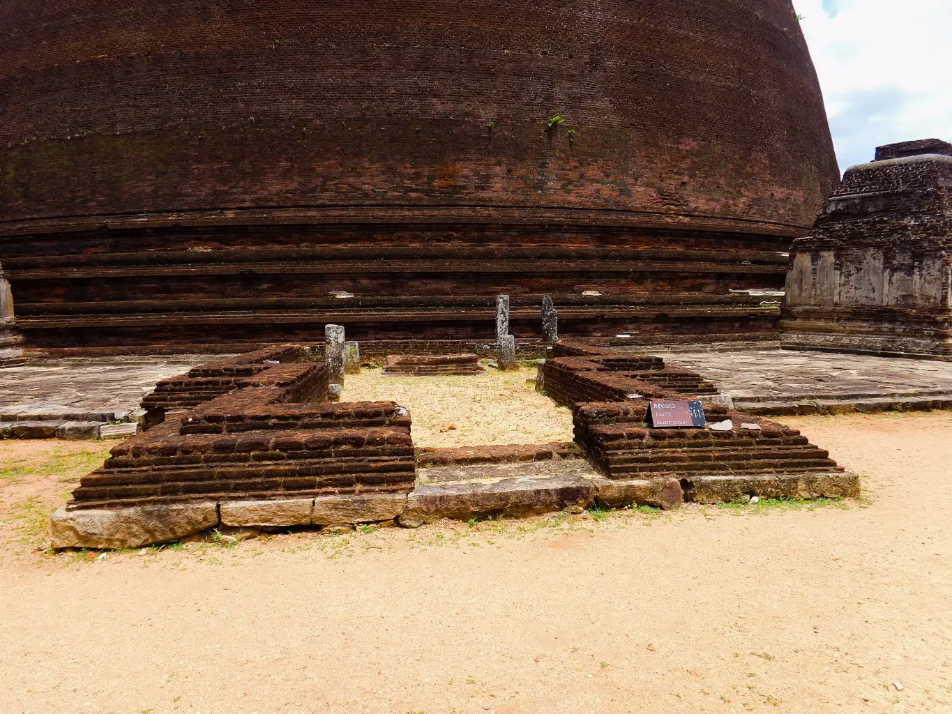 Rankoth-Vehera-Ancient-City-of-Polonnaruwa-16