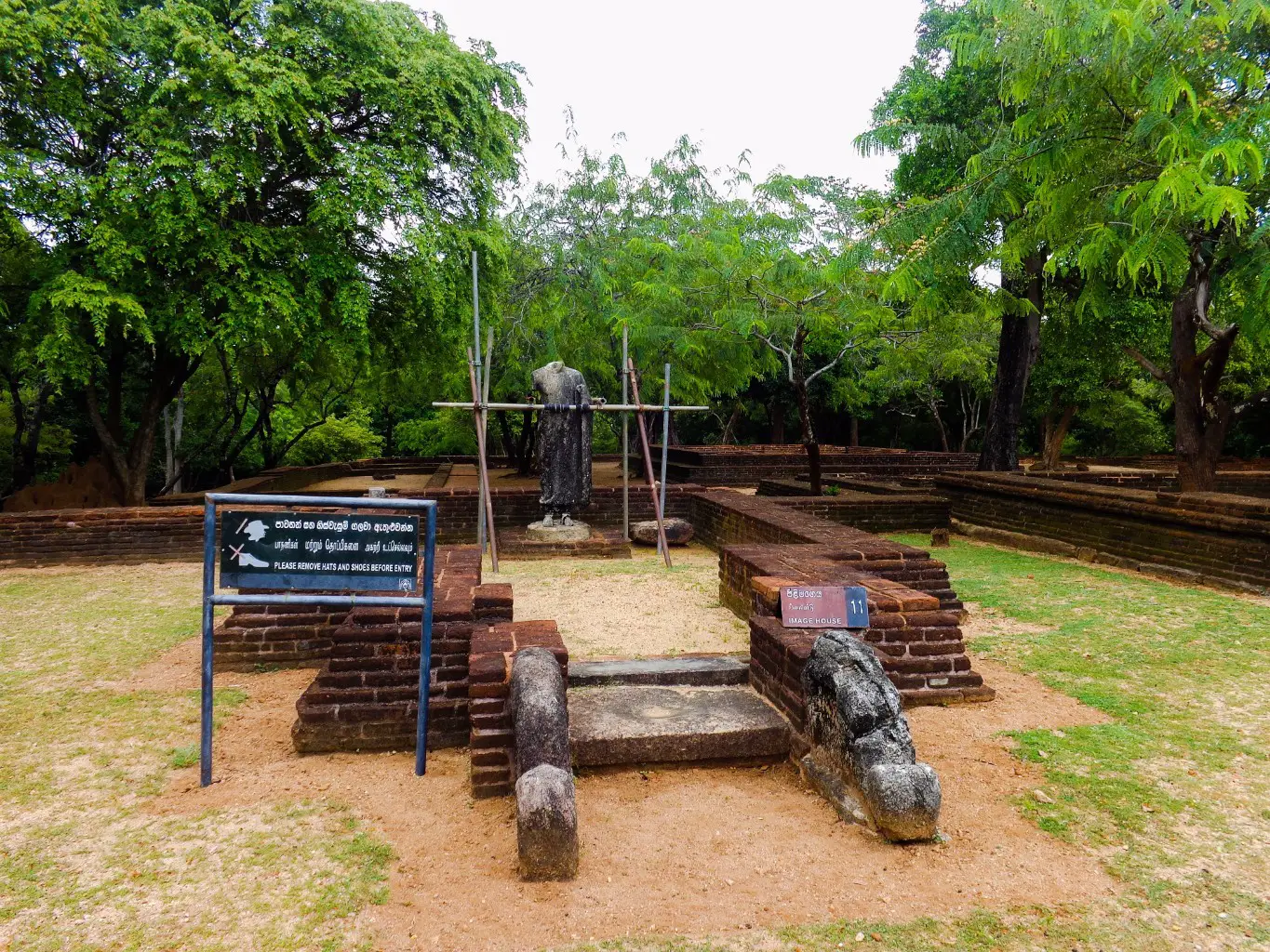 Manik-Vehera-Ancient-City-of-Polonnaruwa-10