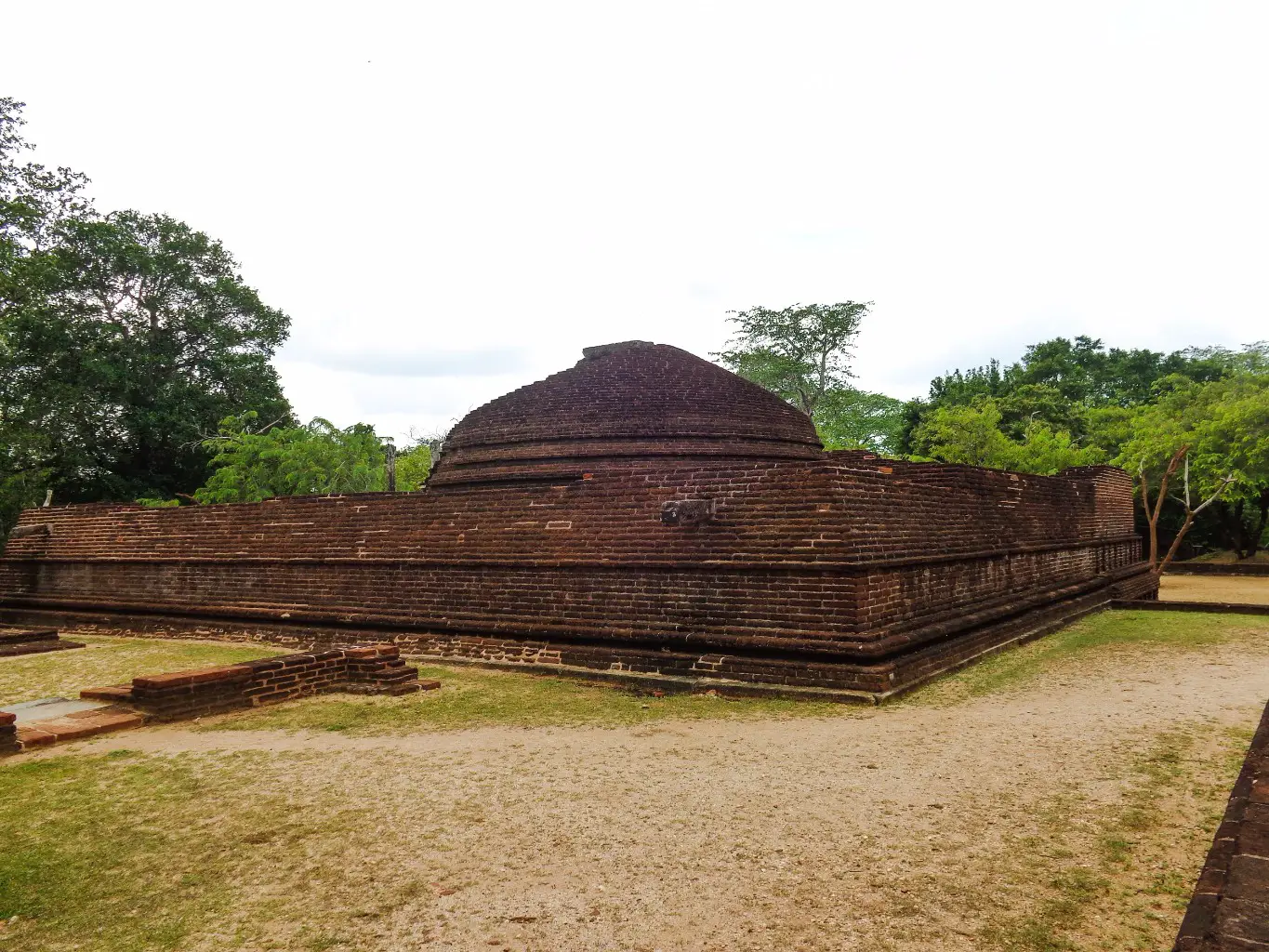 Manik-Vehera-Ancient-City-of-Polonnaruwa-11