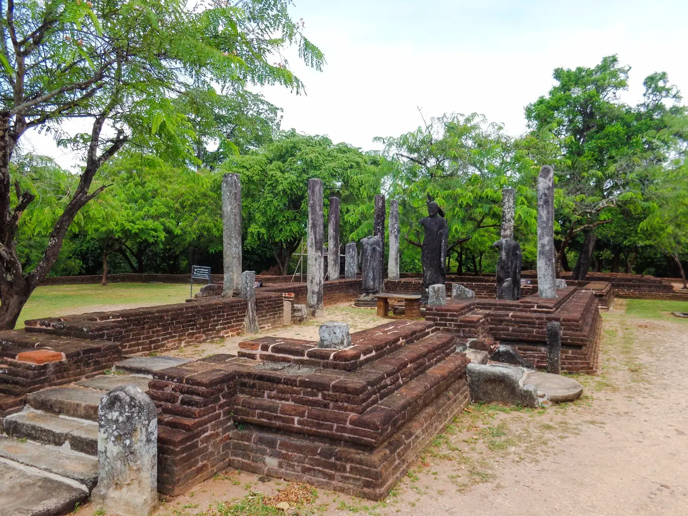 Manik-Vehera-Ancient-City-of-Polonnaruwa-14