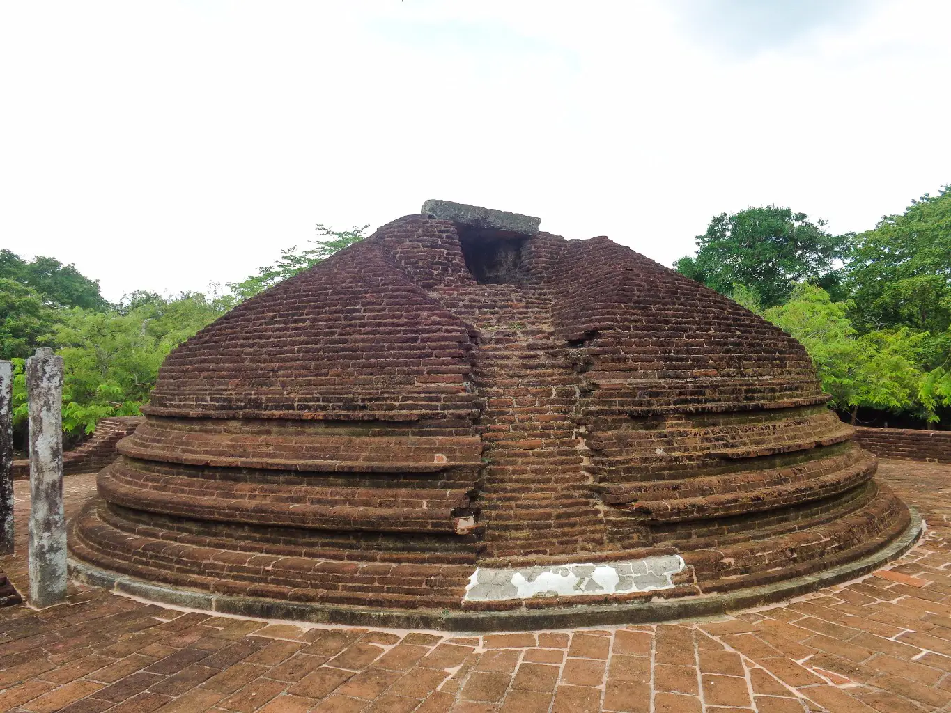 Manik-Vehera-Ancient-City-of-Polonnaruwa-22