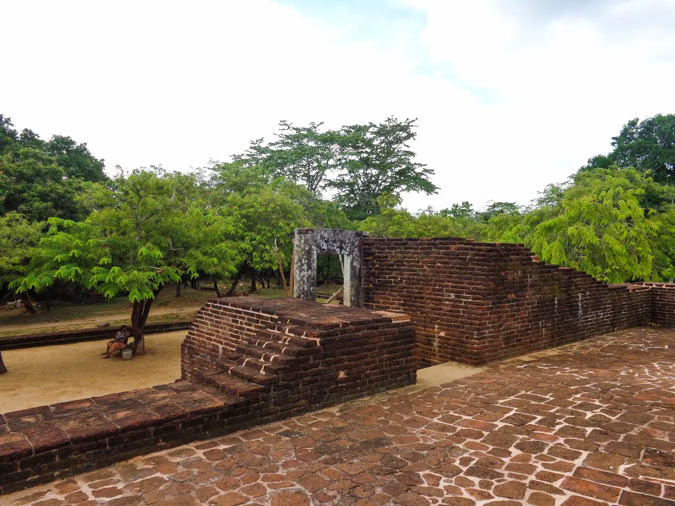 Manik-Vehera-Ancient-City-of-Polonnaruwa-23