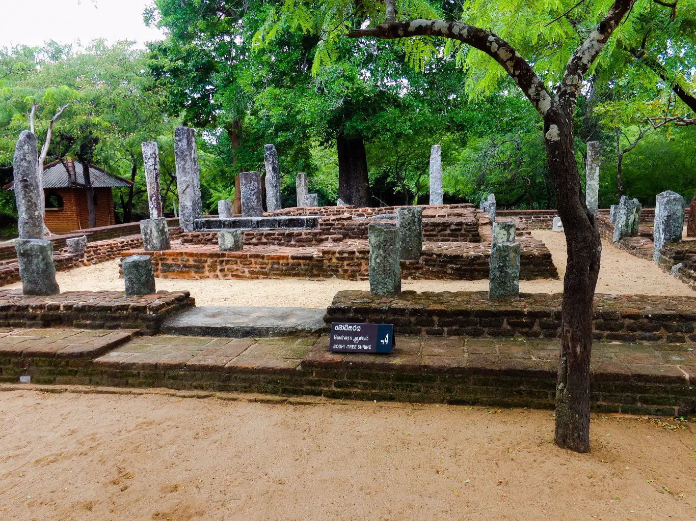 Manik-Vehera-Ancient-City-of-Polonnaruwa-5