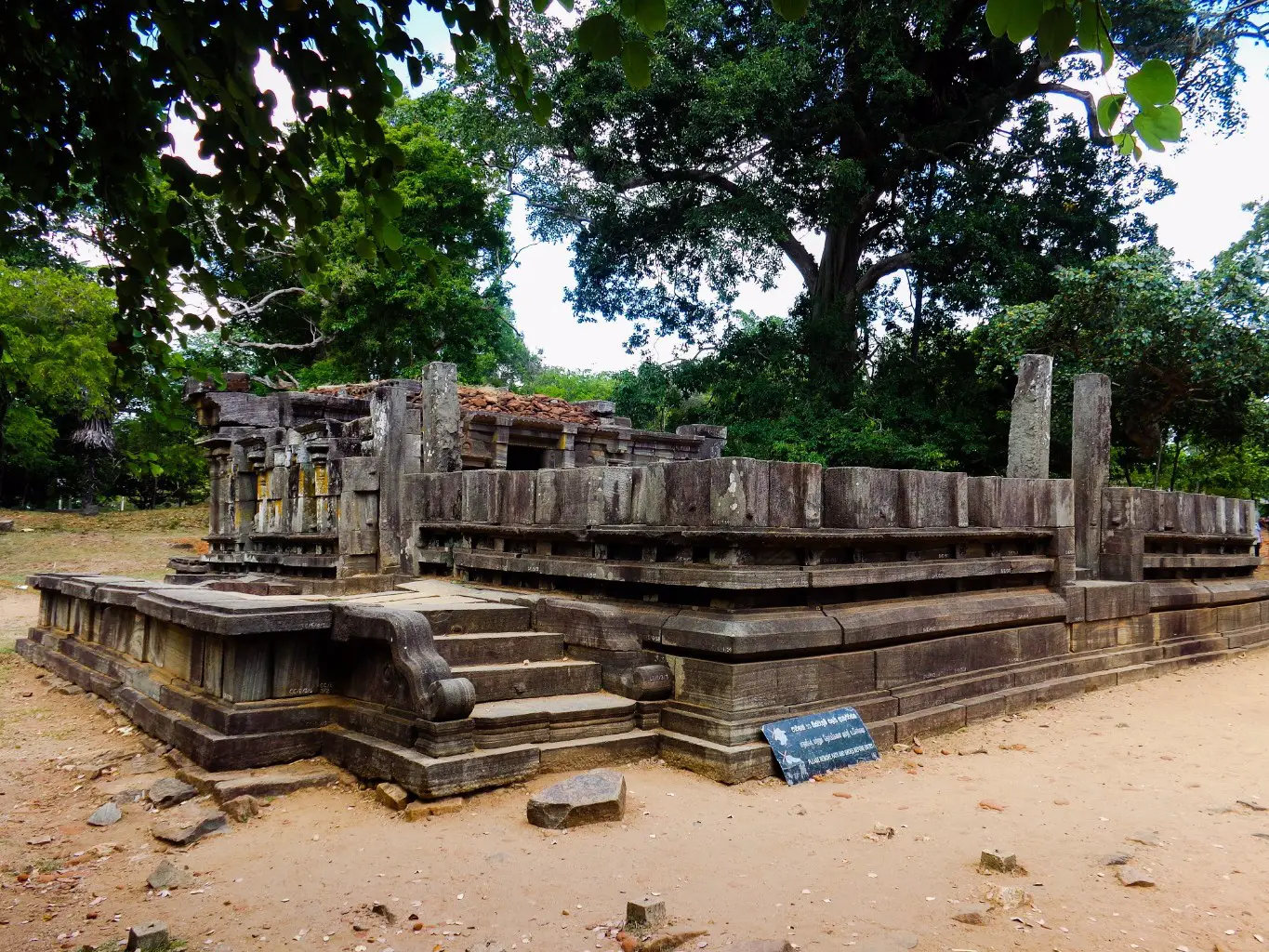 Shiwa-Dewalaya-No.01-Polonnaruwa-6
