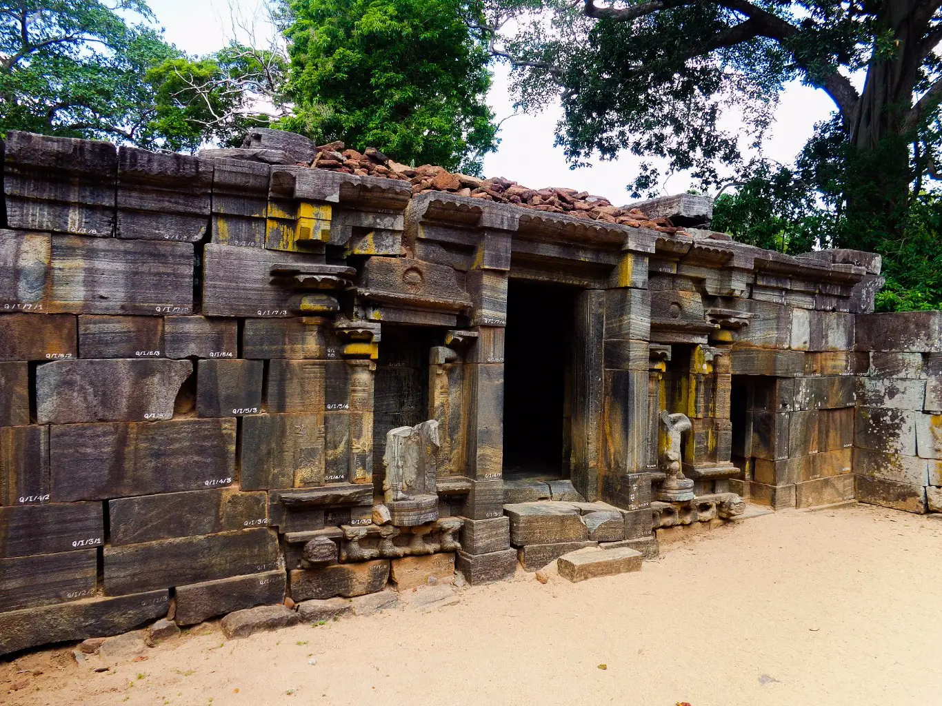 Shiwa-Dewalaya-No.01-Polonnaruwa-7