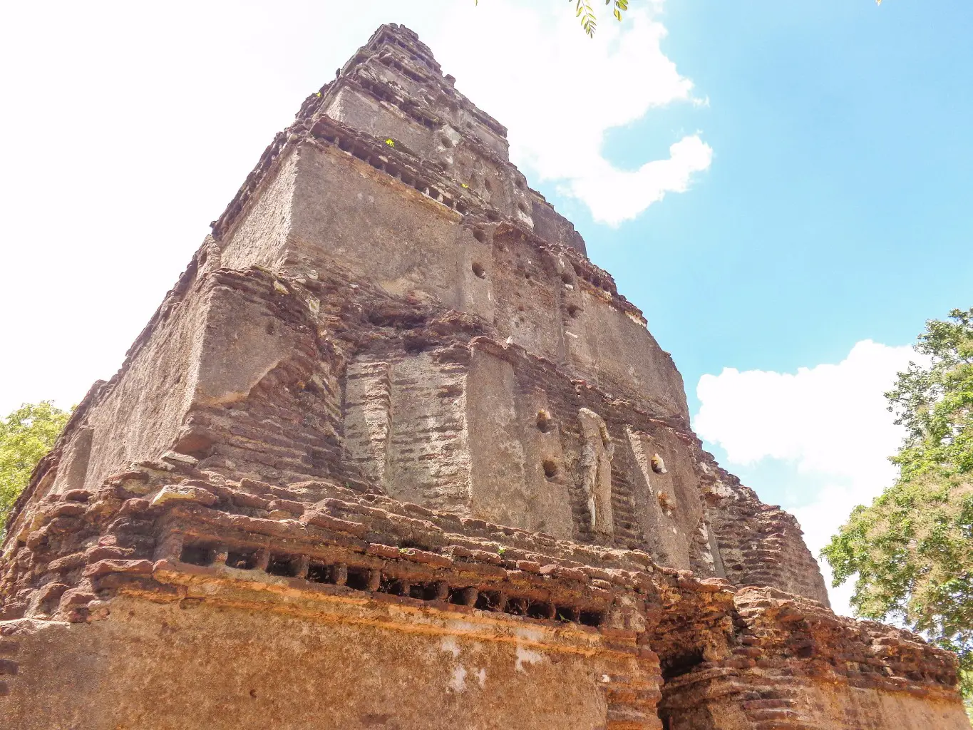 Satmahal-Prasada-Polonnaruwa-7