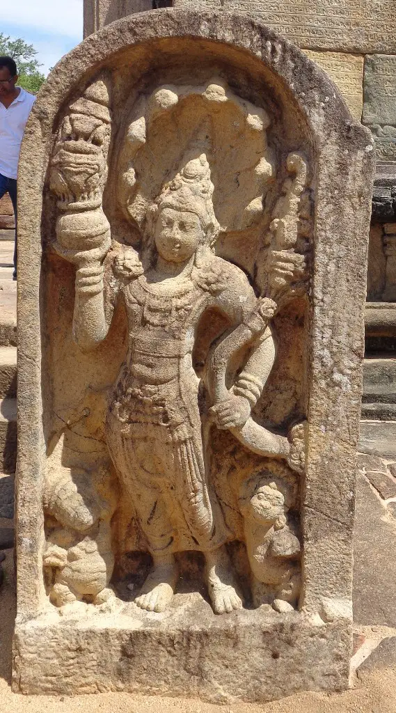 Hatadage-Polonnaruwa-12