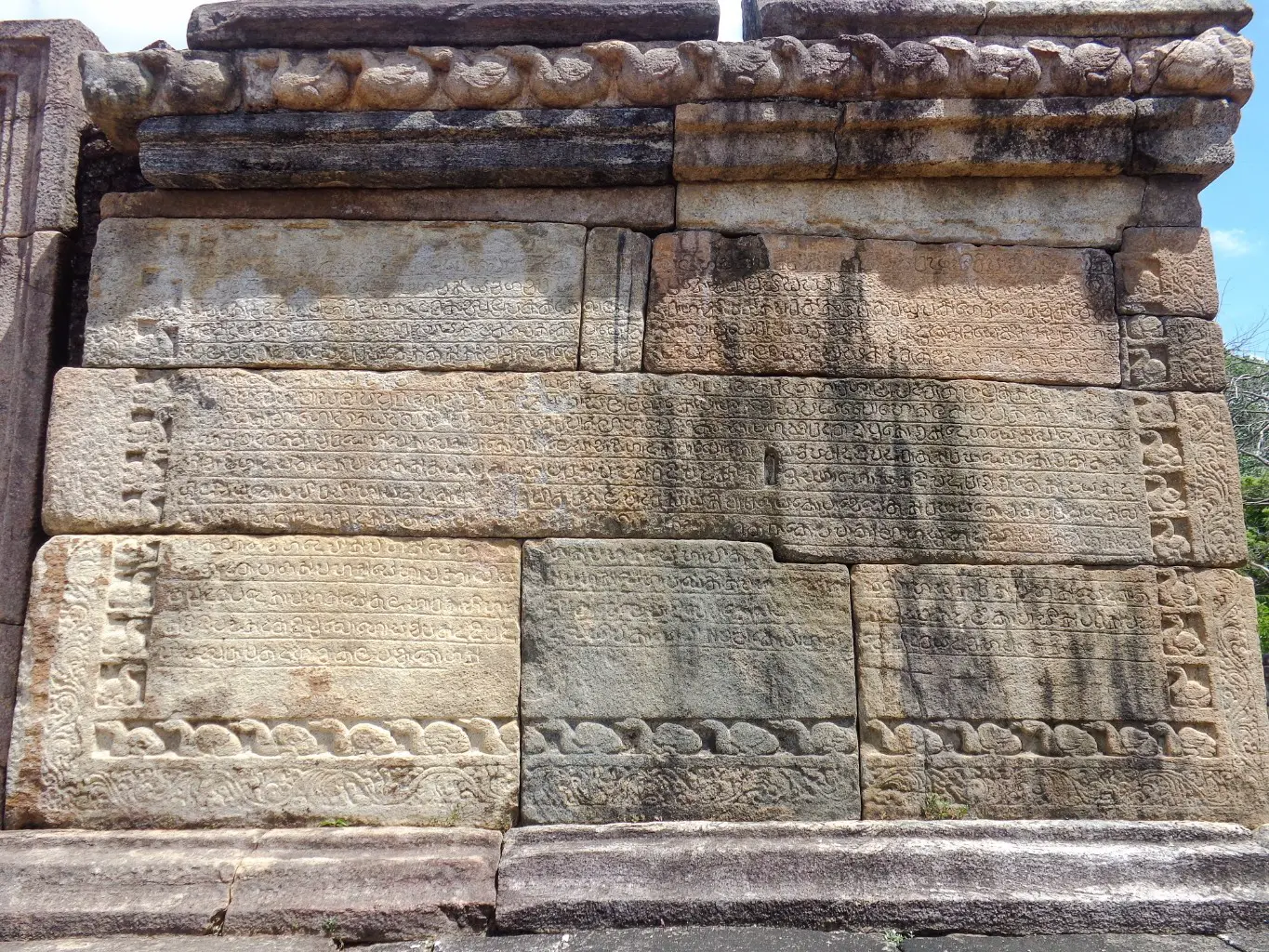 Hatadage-Polonnaruwa-13