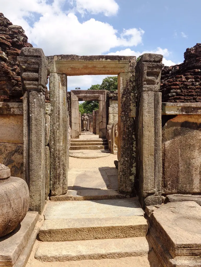 Hatadage-Polonnaruwa-15