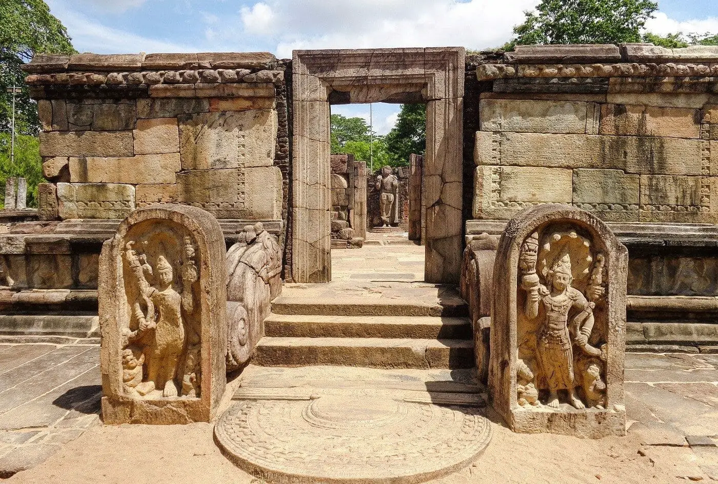 Hatadage - Polonnaruwa-2