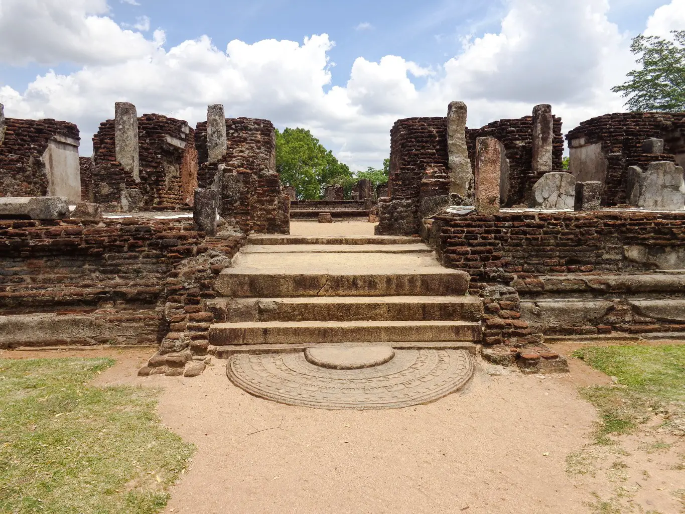 Baddhasima-Prasadaya-Ancient-City-of-Polonnaruwa-1