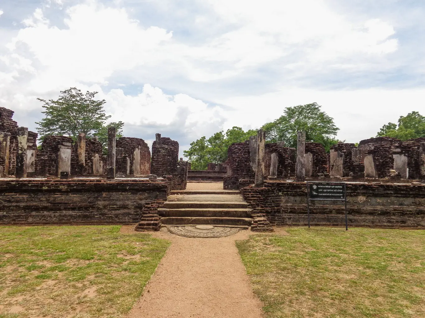 Baddhasima-Prasadaya-Ancient-City-of-Polonnaruwa-2