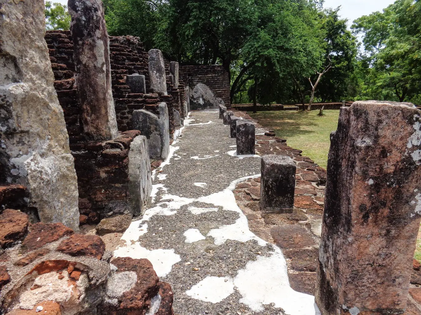 Baddhasima-Prasadaya-Ancient-City-of-Polonnaruwa-6