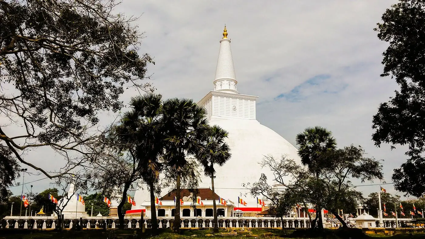 Ruwanwelisaya-Stupa-Anuradhapura