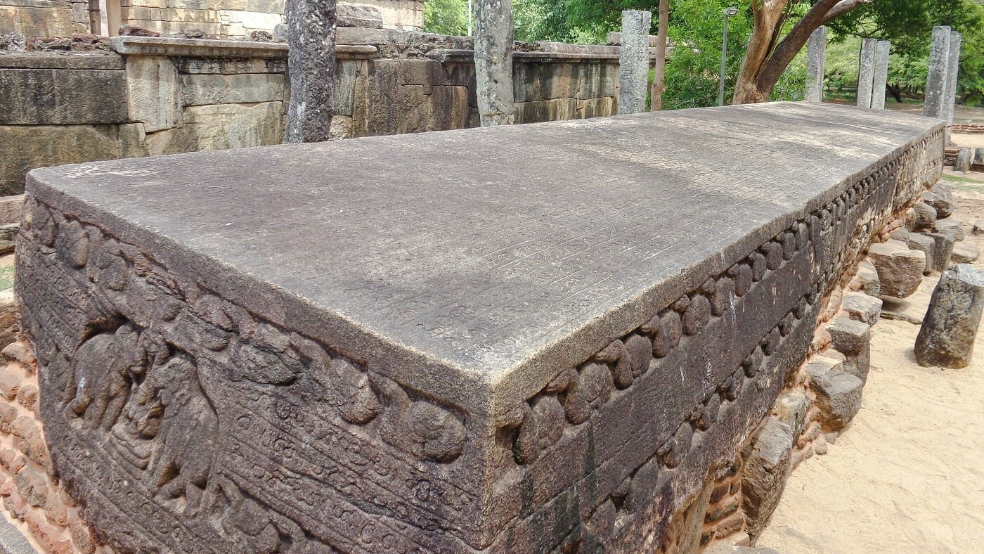 Gal-Potha-Polonnaruwa Gal-Potha-Polonnaruwa