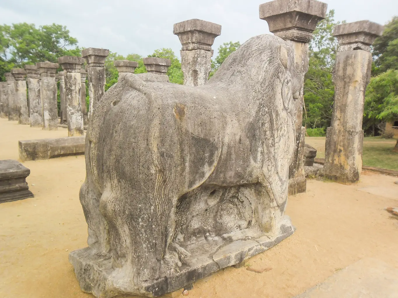 Council-Chamber-of-Nissankamalla-Ancient-City-of-Polonnaruwa-11