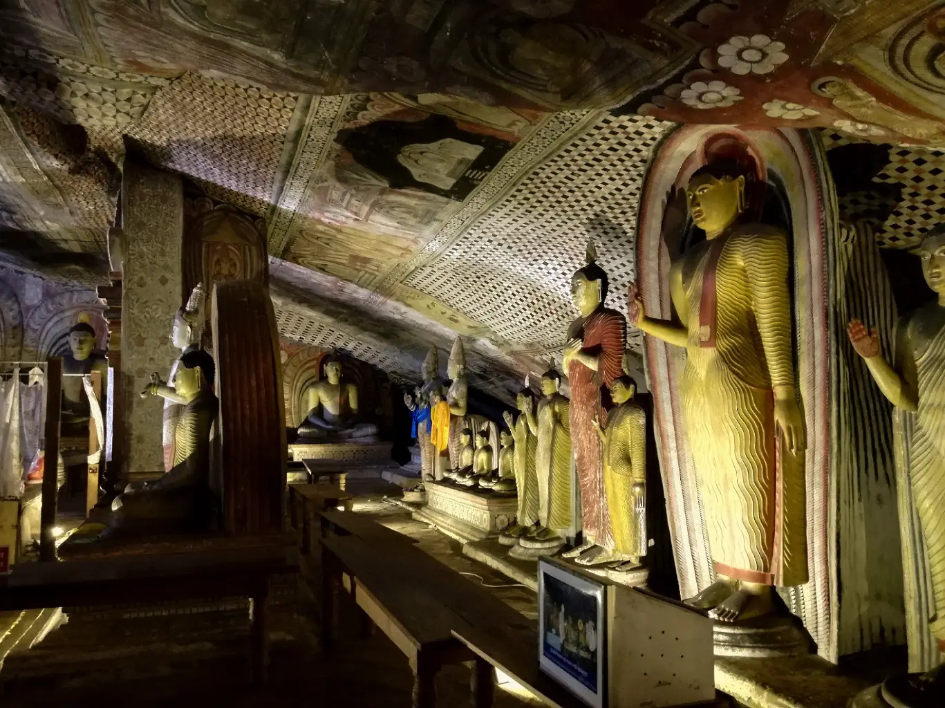 Dambulla-Cave-Temple-13
