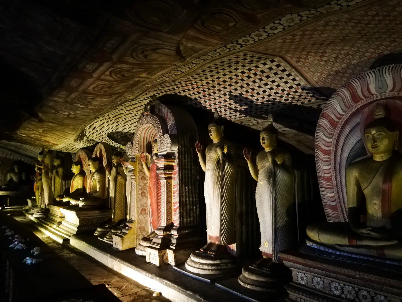 Dambulla-Cave-Temple-19